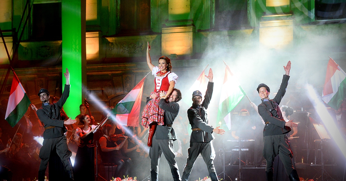 Operett a palotában